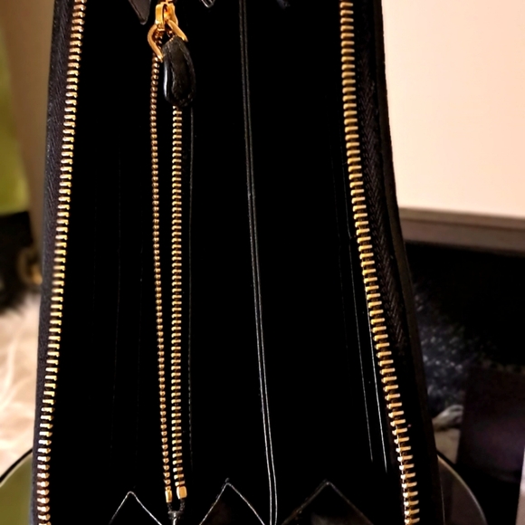 🔥🔥Prada Nappa Impunture Zip-Around Wallet - Picture 11 of 15